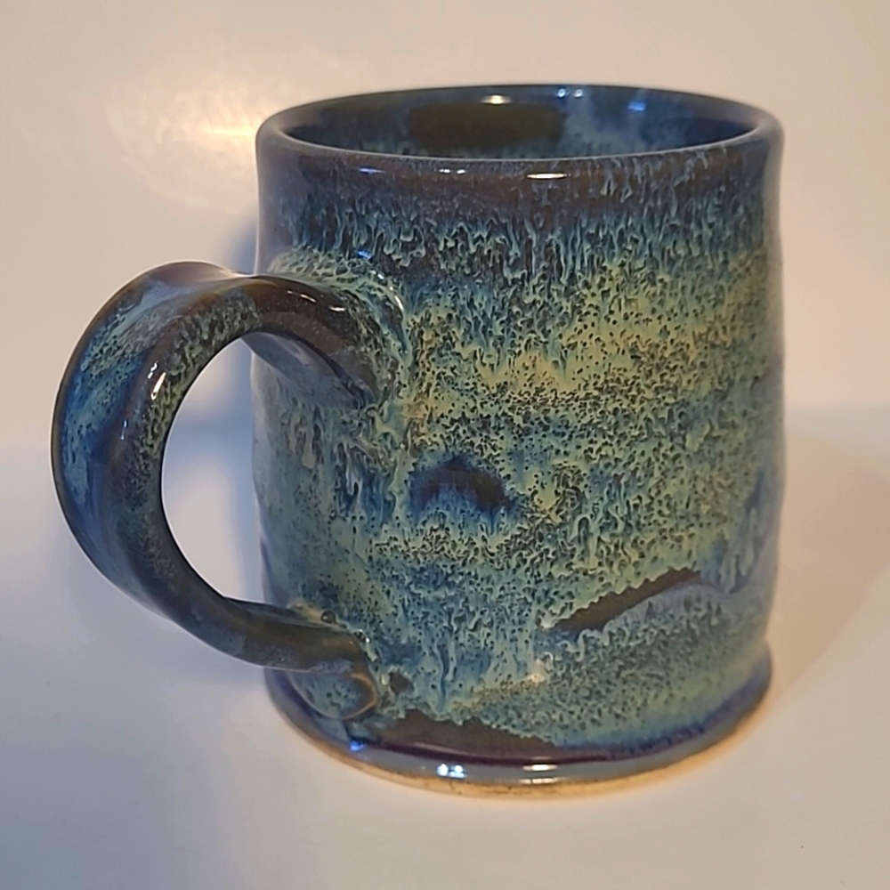 Art Studio pottery mug - Picture 3 of 5